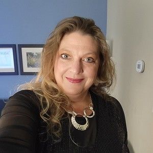 Meet your Posher, Michele